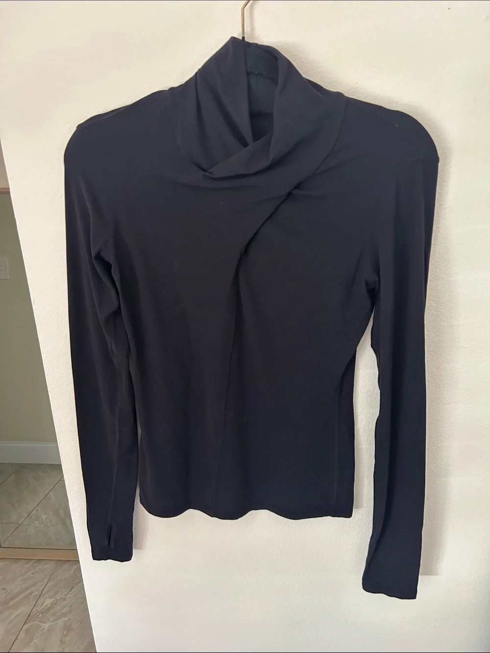 Lululemon Ethereal Nulu aline Y2K Long Sleeve Black chic mod top S M